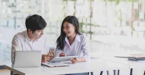 女人不同时辰打喷嚏的寓意